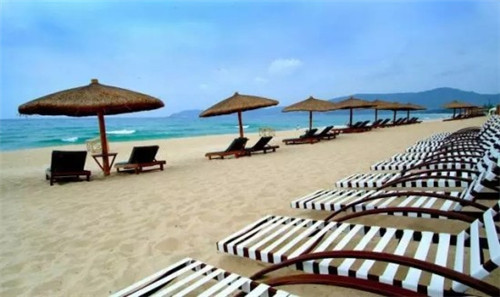 发现王国周围有什么景点